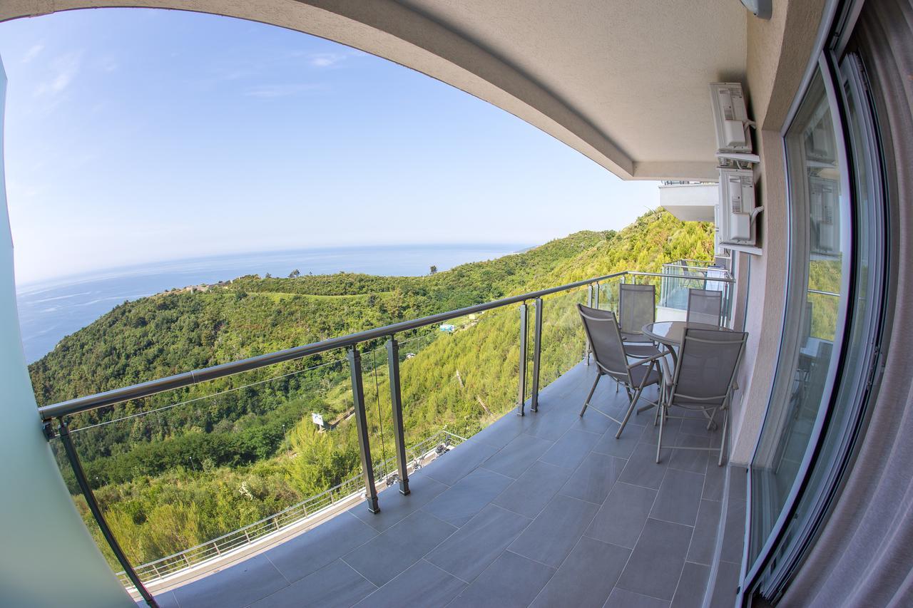 Altezza Apartment *